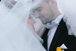 novios en la boda foto