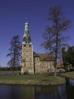 raesfeld,alemania,2020-el castillo de raesfeld en alemania foto