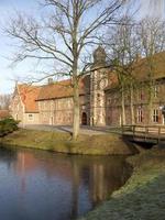 raesfeld,alemania,2020-el castillo de raesfeld en alemania foto