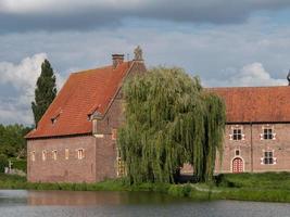 raesfeld,alemania,2020-el castillo de raesfeld en alemania foto