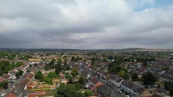 vue aérienne du quartier résidentiel de leagrave à luton city en angleterre video