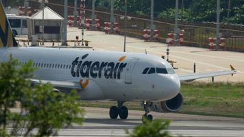 PHUKET, THAILAND NOVEMBER 26, 2016 - TigerAir Airbus A320 9V TAE runway turn before departure from Phuket airport. video