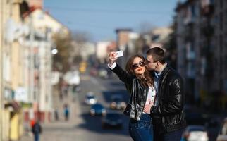 beautiful couple making Selfe photo