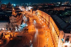 Kyiv, ucrania - 5 de agosto de 2019 maidan nezalezhnosti es la plaza central de la capital de ucrania foto