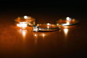 bonitos anillos de boda foto