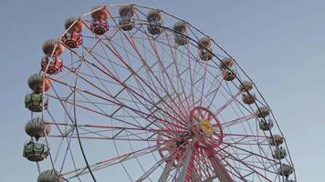 attraction magique de la grande roue video