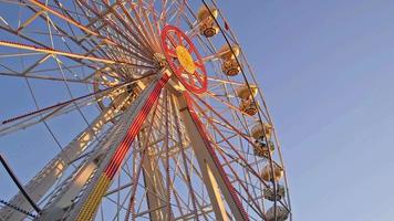 attraction magique de la grande roue video