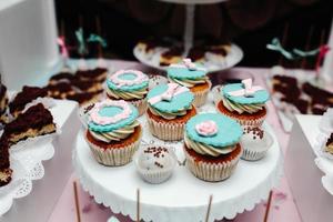 delicioso pastel de bodas elegante foto