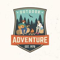 aventura al aire libre. ilustración vectorial concepto de camiseta o logotipo, estampado, sello o camiseta. vector