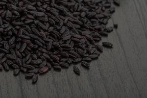 Raw black rice photo