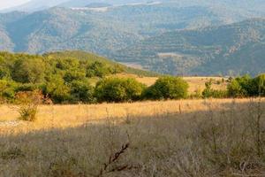 montañas ijevan, montañas de otoño paisaje armenia foto