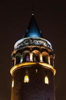 torre de galata en estambul foto