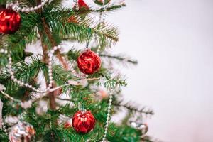 banner de vacaciones de navidad, árbol, fondo bokeh foto