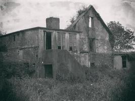 antigua casa en ruinas foto