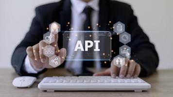 api - interfaz de programación de aplicaciones. herramienta de desarrollo de software. negocio, tecnología moderna, Internet y concepto de redes. foto