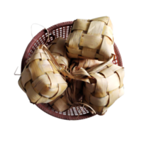 ketupat, plat spécial servi à l'eid mubarak, célébration de l'ied fitr en indonésie. Le ketupat est un type de boulette à base de riz emballé dans un récipient en forme de losange en feuille de palmier tissée. png