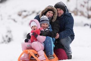 retrato de familia en vacaciones de invierno foto