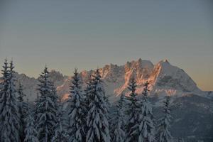 paisaje de montaña de invierno foto