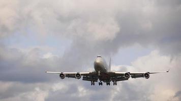 MOSCOW, RUSSIAN FEDERATION SEPTEMBER 12, 2020 - Rossiya Airlines Boeing 747 EI XLI on final approach for landing at Sheremetyevo International airport. video