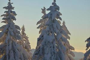 paisaje de montaña de invierno foto