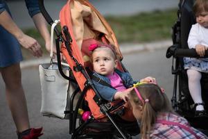 bebes en el parque foto