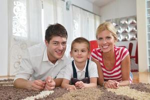 familia en casa foto