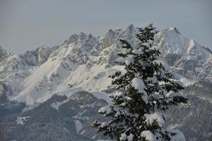 paisaje de montaña de invierno foto