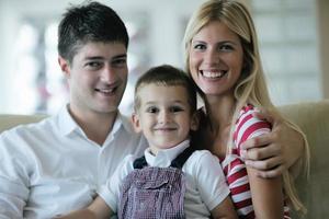 familia en casa foto