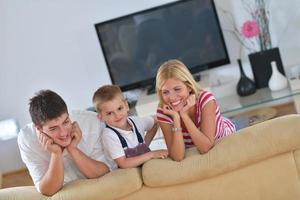 familia en casa foto