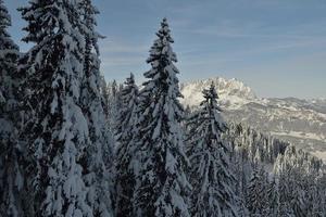 paisaje de montaña de invierno foto