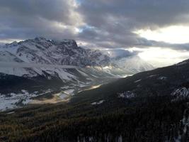 paisaje de montaña de invierno foto