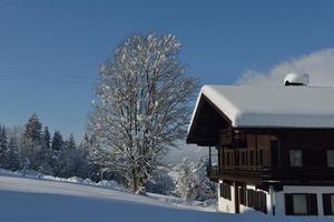 paisaje de invierno de montaña foto