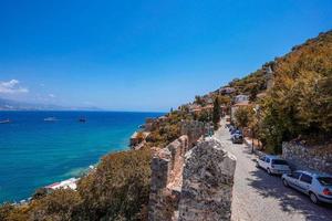 alanya 2022 antalya ciudad aérea con castillo y mar foto