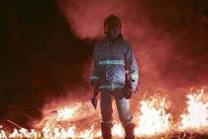 bombero en accion foto