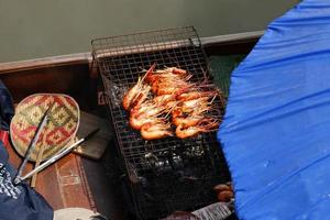 camarones de mariscos tailandeses foto