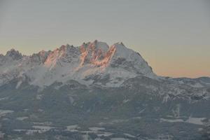 paisaje de montaña de invierno foto