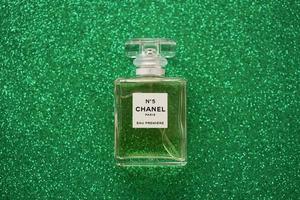 TERNOPIL, UKRAINE - SEPTEMBER 2, 2022 Chanel Number 5 Eau Premiere  worldwide famous french perfume bottle on monochrome plaid 12582607 Stock  Photo at Vecteezy