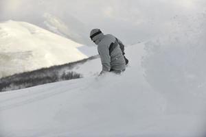 vista de snowboarder de estilo libre foto