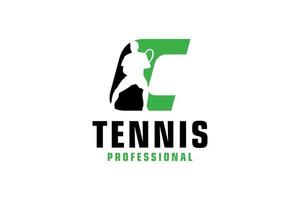 letra c con diseño de logotipo de silueta de jugador de tenis. elementos de plantilla de diseño vectorial para equipo deportivo o identidad corporativa. vector
