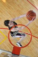 jugando baloncesto vista foto