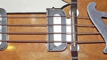 bass guitar strings video