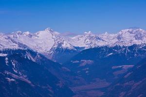 vista de las montañas de invierno foto