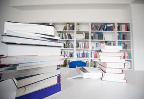 estudiar en la biblioteca foto