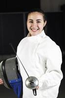 retrato de atleta de deporte de espada en el entrenamiento foto