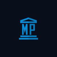 monograma del logotipo inicial de mp con vector de diseño de icono de edificio de juzgado simple