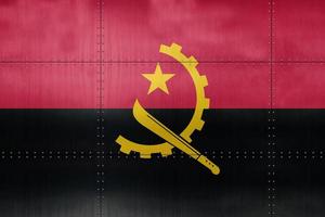 3d bandera de angola en metal foto