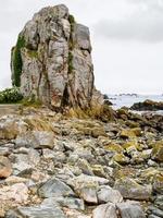 roca en la orilla del golfo de gouffre del canal inglés foto