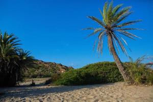 hermosa foto de paisaje de la isla de creta, grecia. naturaleza de verano de creta. chill turismo desde el mar mediterraneo