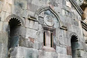 monasterio geghard medieval en armenia foto