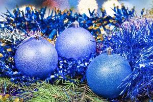 decoración de navidad azul sobre fondo de navidad foto